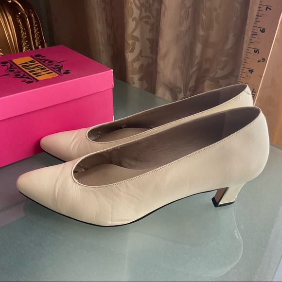 Shoes Vintage Vaneli Shoes Ivory Sz 85 M Leather Poshmark